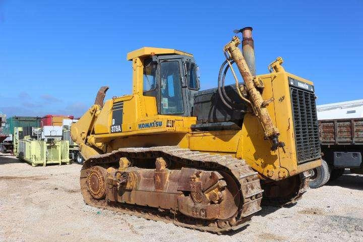 Komatsu D375A-1 - Máy ủi: hình 1 Komatsu D375A-1 - Máy ủi: hình 1