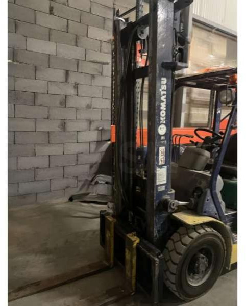 Komatsu FD25T-14 - Xe nâng diesel: hình 2 Komatsu FD25T-14 - Xe nâng diesel: hình 2