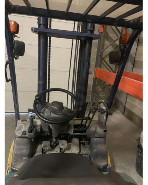 Komatsu FD25T-14 - Xe nâng diesel: hình 3 Komatsu FD25T-14 - Xe nâng diesel: hình 3