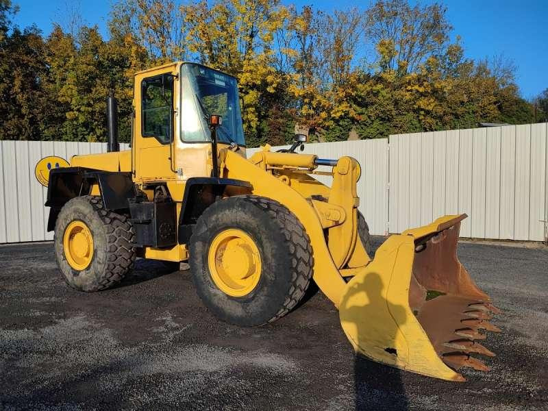 Komatsu WA270-3 - Máy xúc lật bánh lốp: hình 1 Komatsu WA270-3 - Máy xúc lật bánh lốp: hình 1