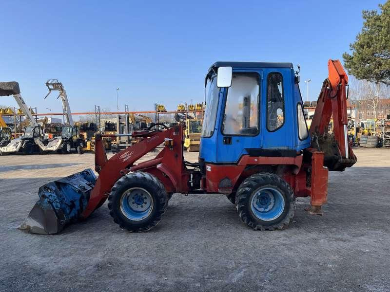 Kubota R520 - Máy xúc trước múc sau: hình 4 Kubota R520 - Máy xúc trước múc sau: hình 4