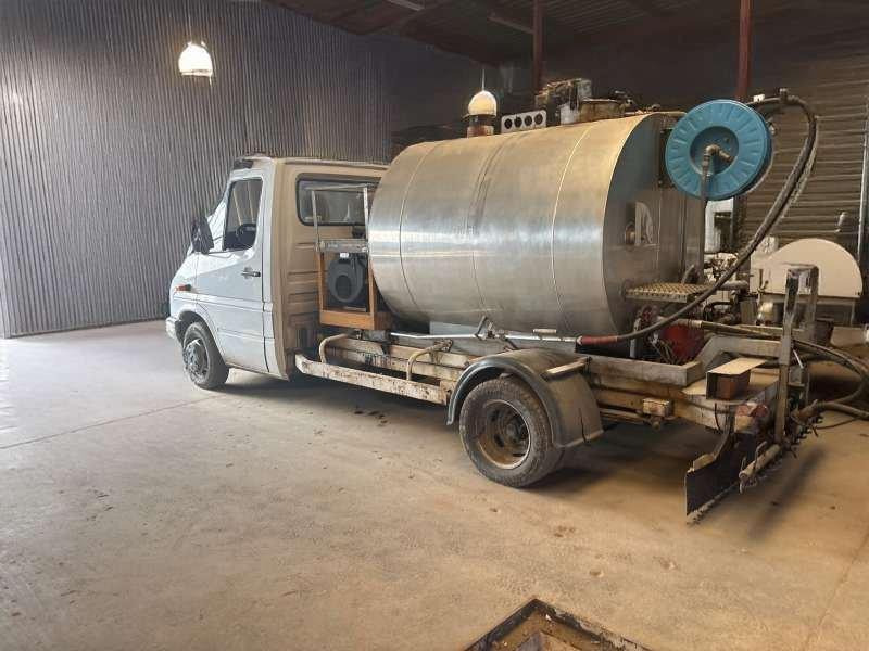 Mercedes 410 A EMULSION + TREMI GRAVILLON - Máy phun nhựa đường: hình 2 Mercedes 410 A EMULSION + TREMI GRAVILLON - Máy phun nhựa đường: hình 2