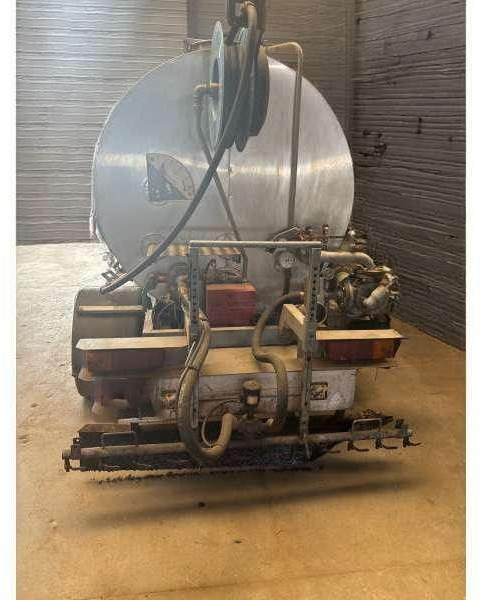 Mercedes 410 A EMULSION + TREMI GRAVILLON - Máy phun nhựa đường: hình 3 Mercedes 410 A EMULSION + TREMI GRAVILLON - Máy phun nhựa đường: hình 3