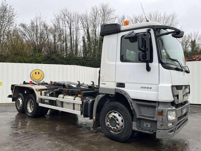 Mercedes ACTROS 2544 - Xe tải nâng móc: hình 1 Mercedes ACTROS 2544 - Xe tải nâng móc: hình 1
