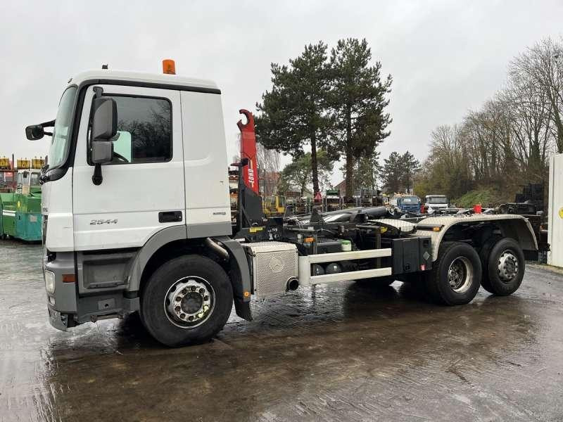 Mercedes ACTROS 2544 - Xe tải nâng móc: hình 3 Mercedes ACTROS 2544 - Xe tải nâng móc: hình 3