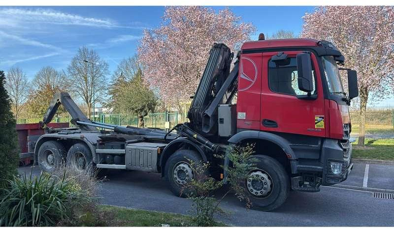 Mercedes AROCS 3243 8X4 - Xe tải nâng móc: hình 5 Mercedes AROCS 3243 8X4 - Xe tải nâng móc: hình 5