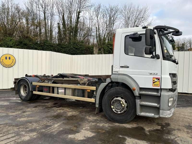 Mercedes AXOR 1833 - Xe tải nâng móc: hình 1 Mercedes AXOR 1833 - Xe tải nâng móc: hình 1