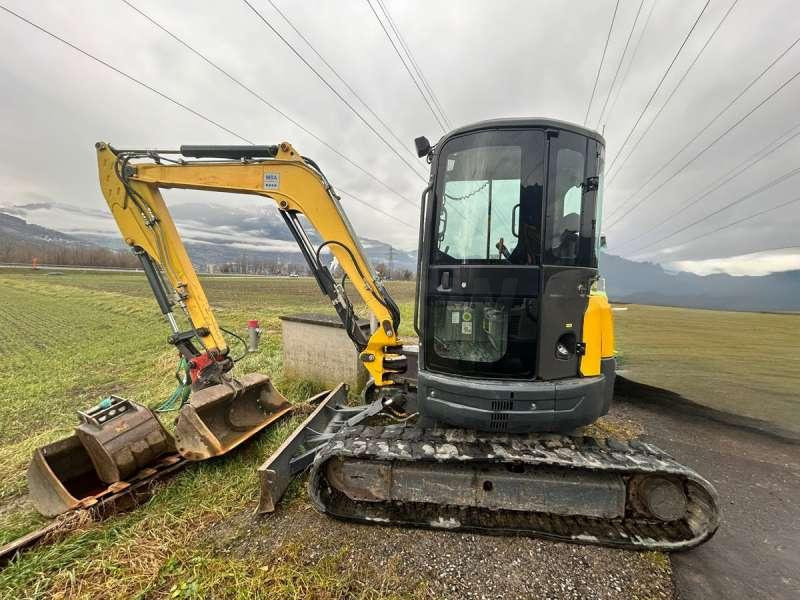 New Holland E50B SR - Máy xúc mini: hình 2 New Holland E50B SR - Máy xúc mini: hình 2