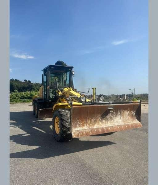 New Holland F106.6A 6X6 MACHINE SUISSE - Máy san: hình 3 New Holland F106.6A 6X6 MACHINE SUISSE - Máy san: hình 3