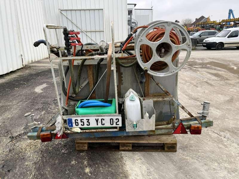 Tecnoma CUVE DE TRAITEMENT PHYTO - Máy xịt gắn trên máy cày: hình 5 Tecnoma CUVE DE TRAITEMENT PHYTO - Máy xịt gắn trên máy cày: hình 5