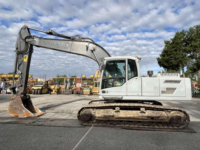 Volvo EC220DL - Máy xúc bánh xích: hình 4 Volvo EC220DL - Máy xúc bánh xích: hình 4