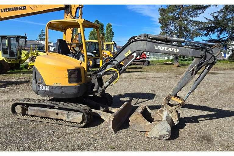 Volvo ECR38 - Máy xúc mini: hình 3 Volvo ECR38 - Máy xúc mini: hình 3