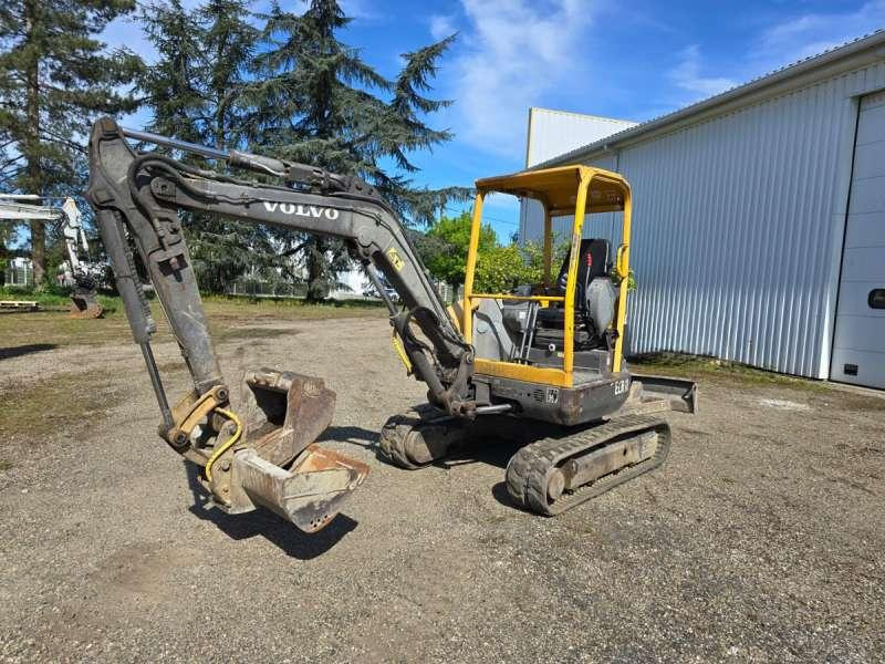 Volvo ECR38 - Máy xúc mini: hình 2 Volvo ECR38 - Máy xúc mini: hình 2