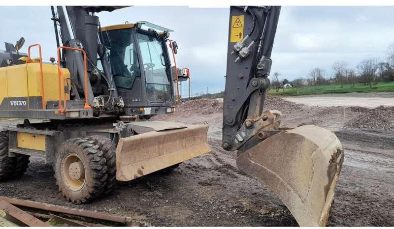 Volvo EW180E - Máy xúc bánh lốp: hình 4 Volvo EW180E - Máy xúc bánh lốp: hình 4