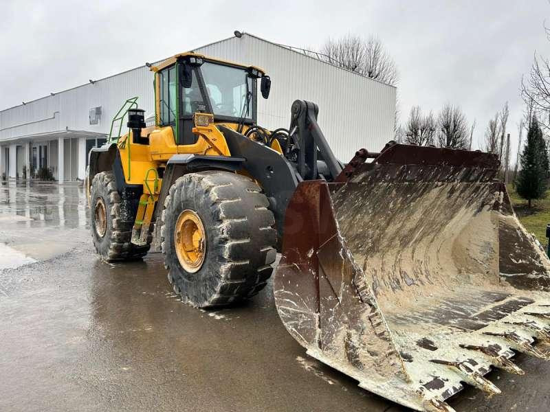 Volvo L220H - Máy xúc lật bánh lốp: hình 3 Volvo L220H - Máy xúc lật bánh lốp: hình 3