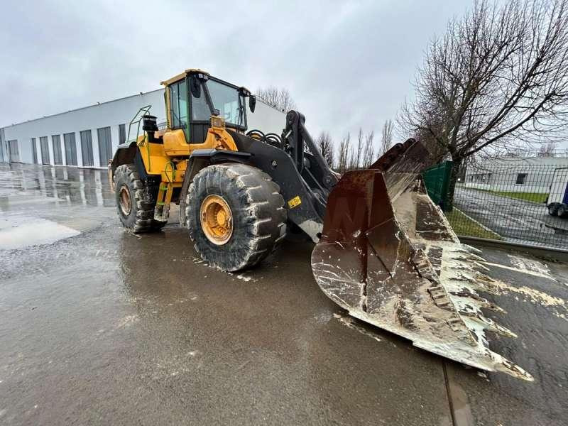 Volvo L220H - Máy xúc lật bánh lốp: hình 2 Volvo L220H - Máy xúc lật bánh lốp: hình 2
