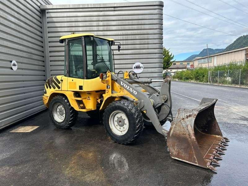 Volvo L30Z - Máy xúc lật bánh lốp: hình 1 Volvo L30Z - Máy xúc lật bánh lốp: hình 1