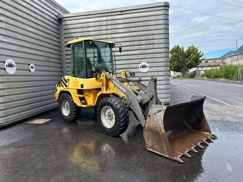 Volvo L30Z - Máy xúc lật mini gấp khúc: hình 2 Volvo L30Z - Máy xúc lật mini gấp khúc: hình 2