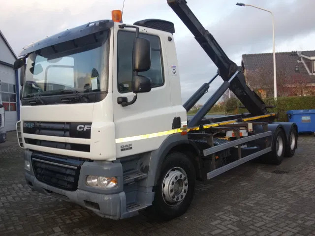 DAF 85.410 CF 6X4 SLEEL SPRINGS MANUAL GEARBOX - Xe tải nâng móc: hình 1 DAF 85.410 CF 6X4 SLEEL SPRINGS MANUAL GEARBOX - Xe tải nâng móc: hình 1
