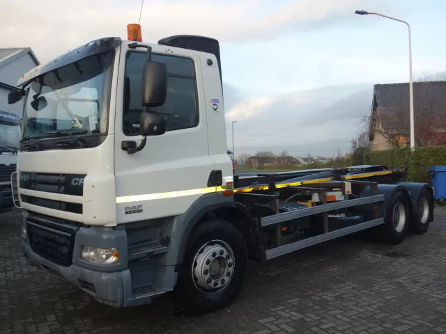 DAF 85.410 CF 6X4 SLEEL SPRINGS MANUAL GEARBOX - Xe tải nâng móc: hình 3 DAF 85.410 CF 6X4 SLEEL SPRINGS MANUAL GEARBOX - Xe tải nâng móc: hình 3