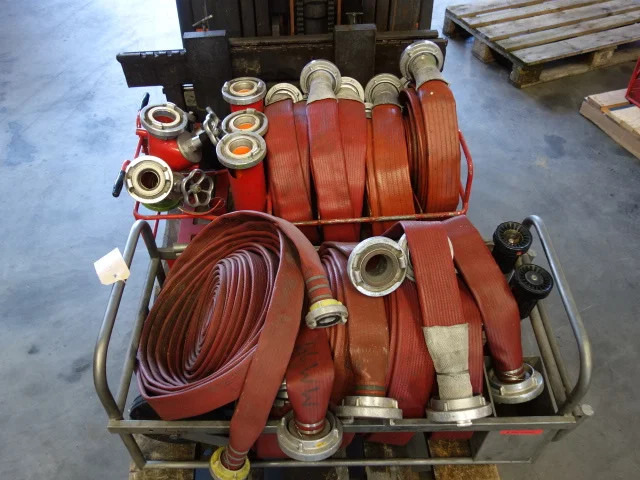 Xe tải cứu hỏa Mercedes-Benz 80euro fire hose: hình 6