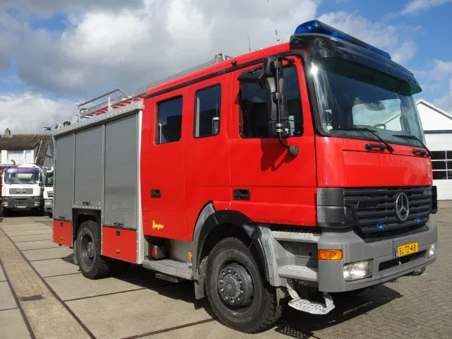 Mercedes-Benz Actros 1831 4X4 ZIEGLER BOMBEROS POMP,2500 L TANK - Xe tải cứu hỏa: hình 2 Mercedes-Benz Actros 1831 4X4 ZIEGLER BOMBEROS POMP,2500 L TANK - Xe tải cứu hỏa: hình 2