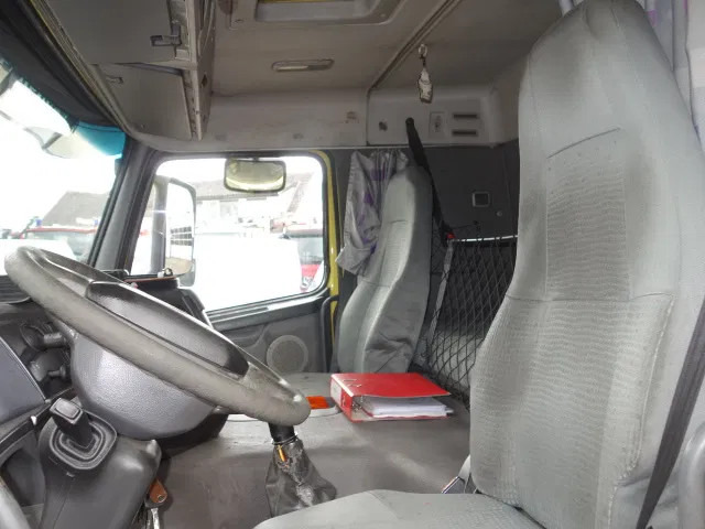 Volvo FM 12 18500liter tank,AIRCO,MANUAL GEARBOX - Xe bồn: hình 5 Volvo FM 12 18500liter tank,AIRCO,MANUAL GEARBOX - Xe bồn: hình 5