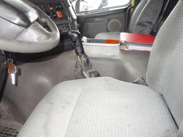 Volvo FM 12 18500liter tank,AIRCO,MANUAL GEARBOX - Xe bồn: hình 3 Volvo FM 12 18500liter tank,AIRCO,MANUAL GEARBOX - Xe bồn: hình 3