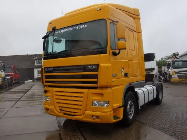 DAF XF 105.460 2 diesel tanken - Xe đầu kéo: hình 2 DAF XF 105.460 2 diesel tanken - Xe đầu kéo: hình 2