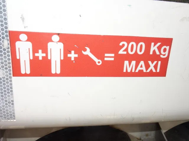 Xe tải nhỏ Renault Master 13,5 METER SKY WORKER,AIRCO: hình 10