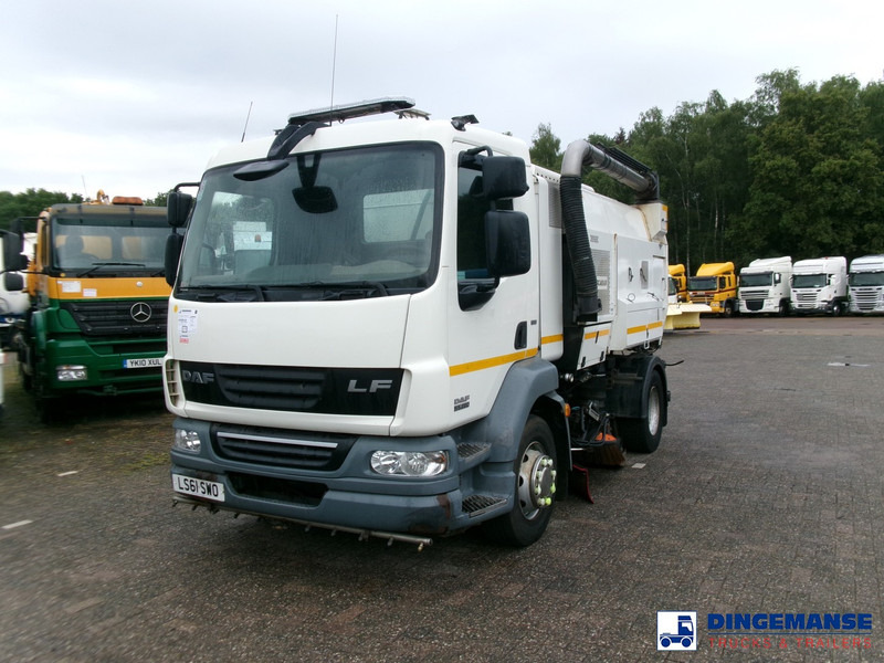 DAF LF 55.220 4x2 Scarab sweeper - Xe quét đường: hình 1 DAF LF 55.220 4x2 Scarab sweeper - Xe quét đường: hình 1