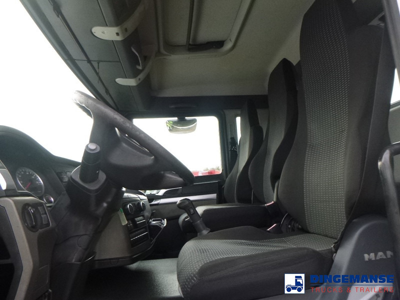 Interior photo 1: Cho thuê MAN TGS 19.360 4X2 BBS manual Euro 2 chassis + PTO MAN TGS 19.360 4X2 BBS manual Euro 2 chassis + PTO