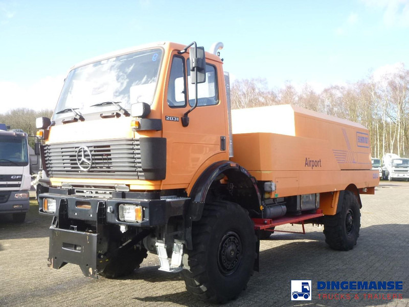 Mercedes-Benz SK 2031 4x4x4 Schmidt CJS9 airport sweeper snow plough - Xe dọn tuyết: hình 4 Mercedes-Benz SK 2031 4x4x4 Schmidt CJS9 airport sweeper snow plough - Xe dọn tuyết: hình 4