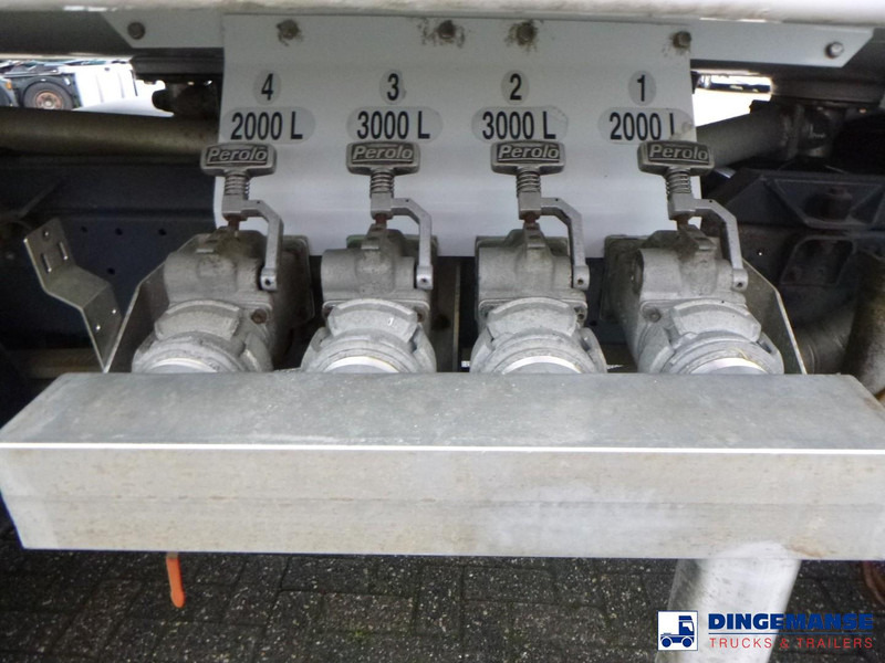 Cho thuê Renault Midlum 220 dci 4x2 fuel tank 10.5 m3 / 4 comp Renault Midlum 220 dci 4x2 fuel tank 10.5 m3 / 4 comp: hình 9 Cho thuê Renault Midlum 220 dci 4x2 fuel tank 10.5 m3 / 4 comp Renault Midlum 220 dci 4x2 fuel tank 10.5 m3 / 4 comp: hình 9