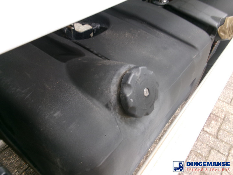 Renault Midlum 280 Dxi 4x2 fuel tank 11.3 m3 / 3 comp - Xe bồn: hình 5 Renault Midlum 280 Dxi 4x2 fuel tank 11.3 m3 / 3 comp - Xe bồn: hình 5