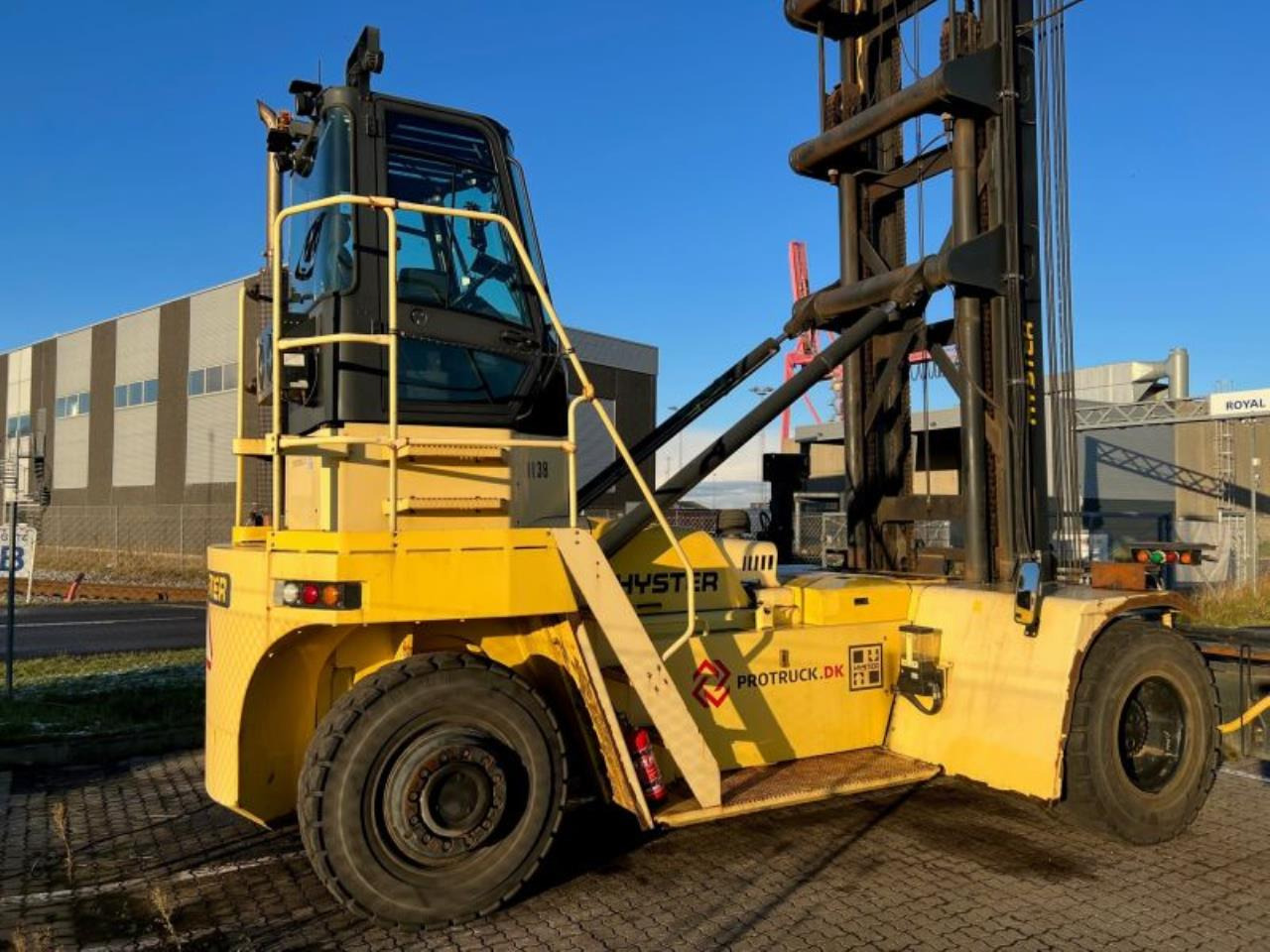 Hyster H16XM-12EC - Máy nhấc container: hình 3 Hyster H16XM-12EC - Máy nhấc container: hình 3