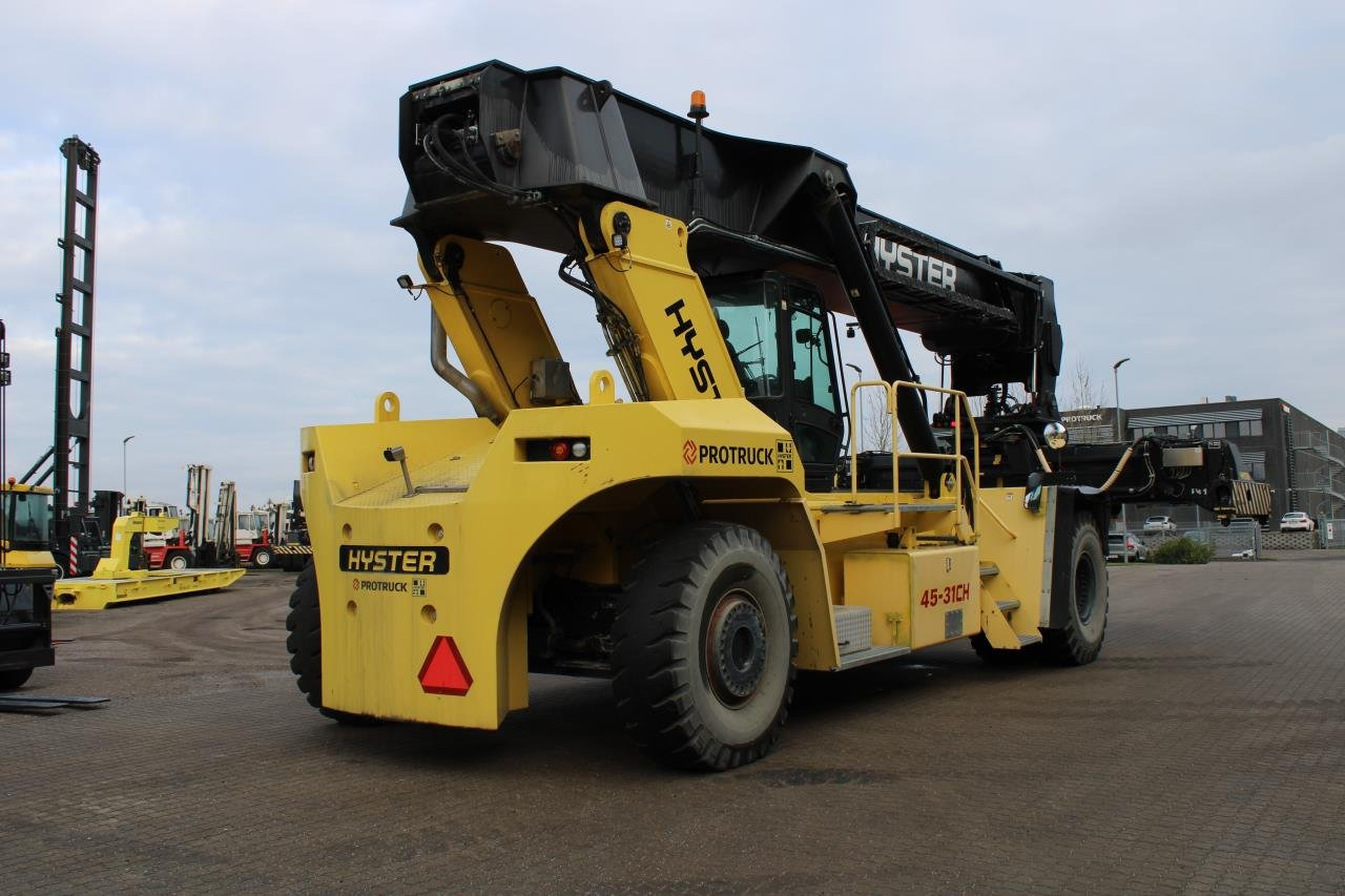 Hyster RS45-31CH - Xe tiếp cận xếp chồng: hình 3 Hyster RS45-31CH - Xe tiếp cận xếp chồng: hình 3