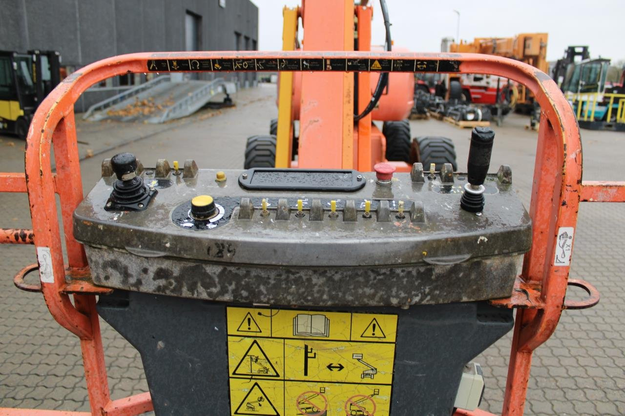JLG 800AJ - Xe nâng người nhiều khớp nối: hình 4 JLG 800AJ - Xe nâng người nhiều khớp nối: hình 4
