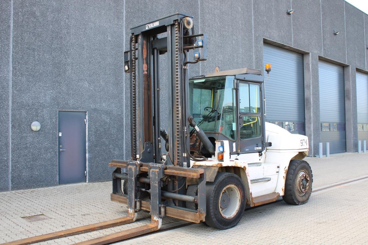 Kalmar DCE120-6 - Xe nâng diesel: hình 2 Kalmar DCE120-6 - Xe nâng diesel: hình 2