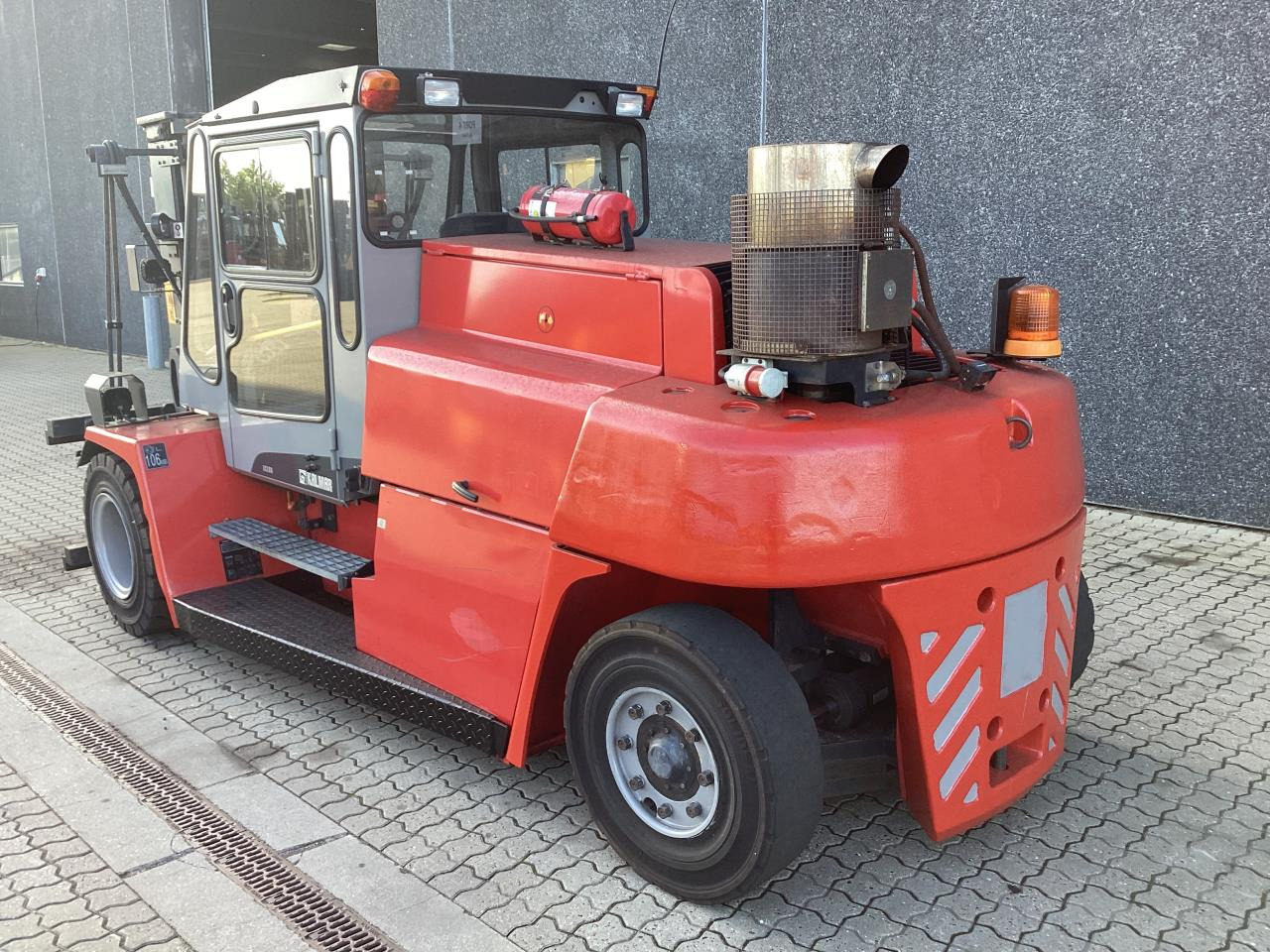 Kalmar DCE80-6LB - Xe nâng diesel: hình 4 Kalmar DCE80-6LB - Xe nâng diesel: hình 4