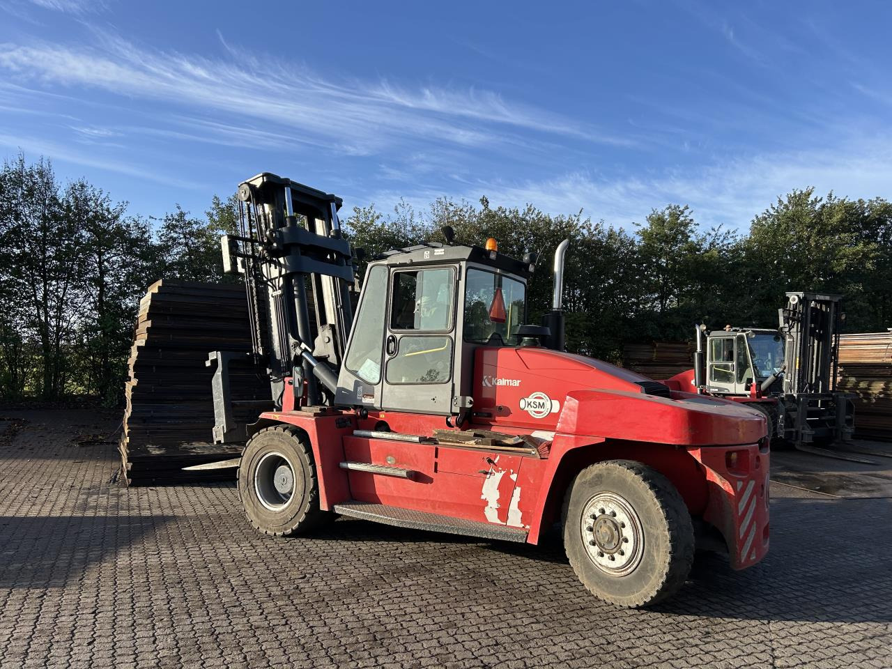 Kalmar DCG160-6 - Xe nâng diesel: hình 1 Kalmar DCG160-6 - Xe nâng diesel: hình 1