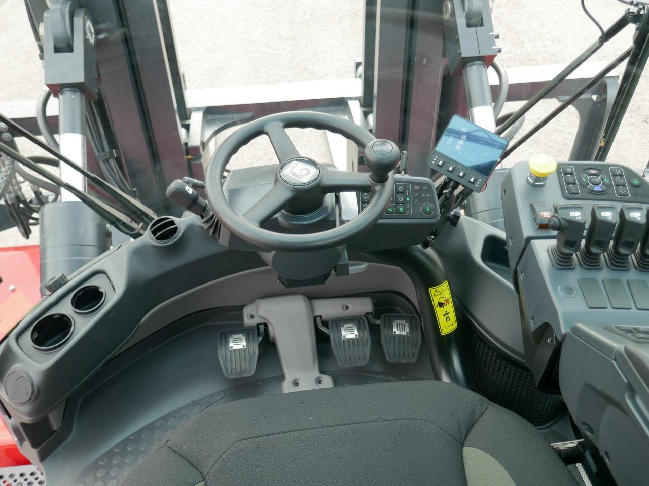 Kalmar DCG330-12 - Xe nâng diesel: hình 4 Kalmar DCG330-12 - Xe nâng diesel: hình 4