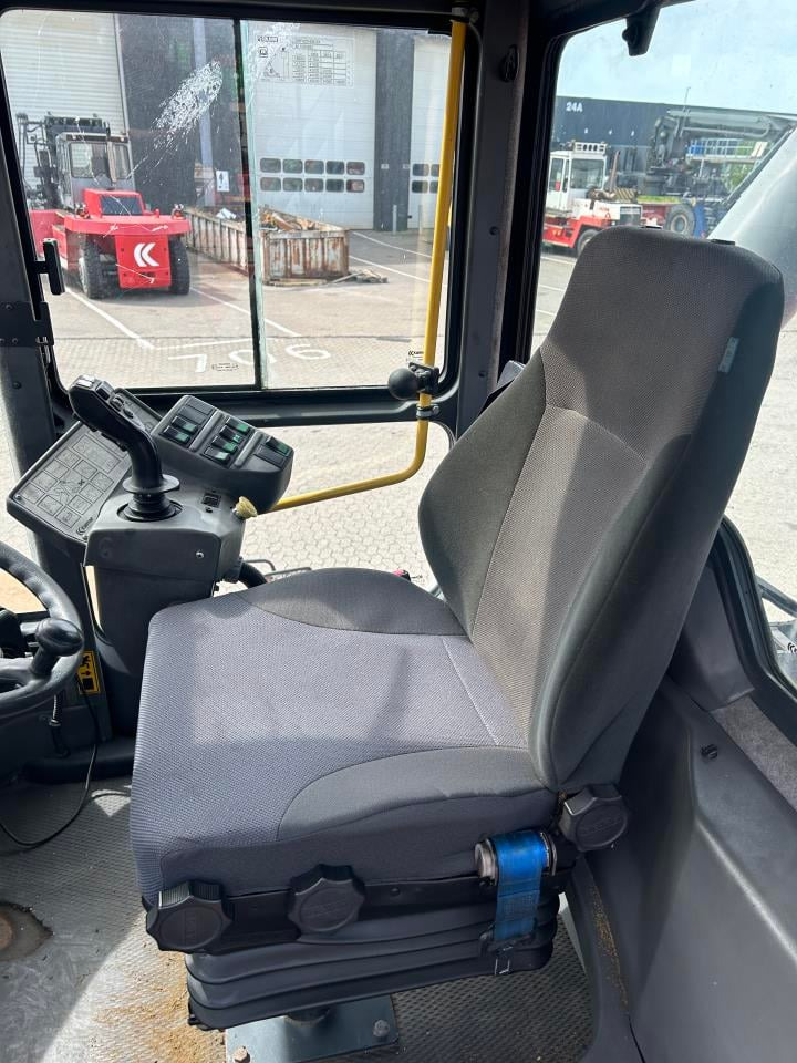 Kalmar DRF450-65C5X - Xe tiếp cận xếp chồng: hình 5 Kalmar DRF450-65C5X - Xe tiếp cận xếp chồng: hình 5