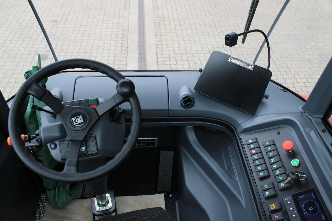 Kalmar TRL618I 4X4 - Máy cày trạm: hình 4 Kalmar TRL618I 4X4 - Máy cày trạm: hình 4