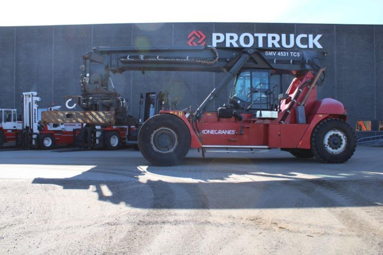 SMV KONECRANES 4531 - Xe tiếp cận xếp chồng: hình 1 SMV KONECRANES 4531 - Xe tiếp cận xếp chồng: hình 1