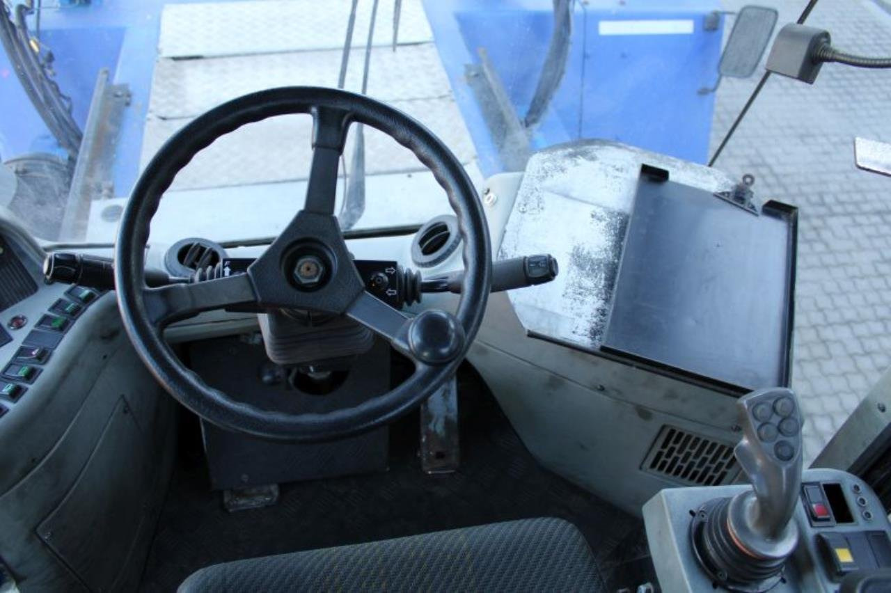 SMV SC108TA6 - Xe tiếp cận xếp chồng: hình 4 SMV SC108TA6 - Xe tiếp cận xếp chồng: hình 4