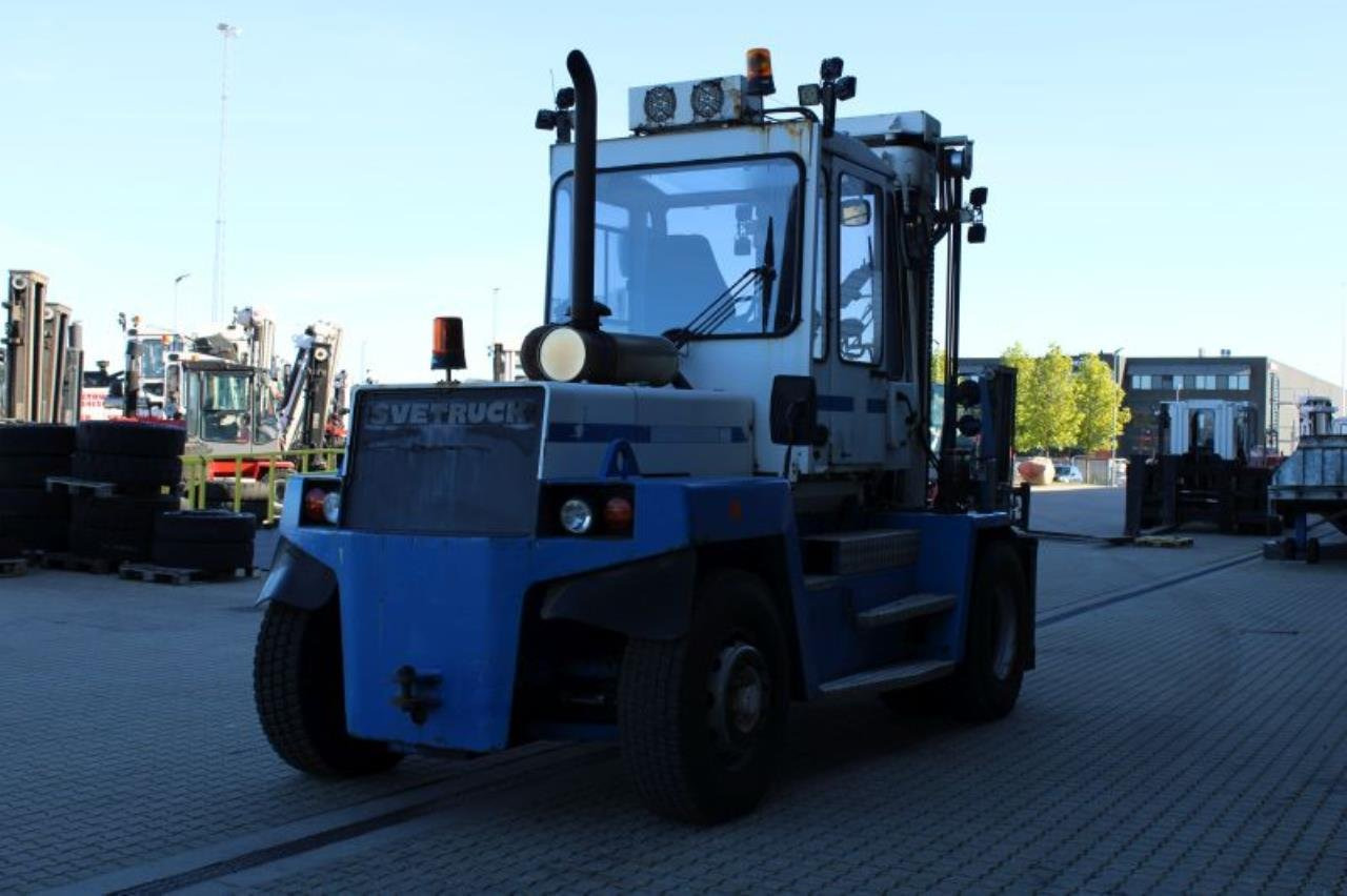 SveTruck 1090-32 - Xe nâng diesel: hình 3 SveTruck 1090-32 - Xe nâng diesel: hình 3
