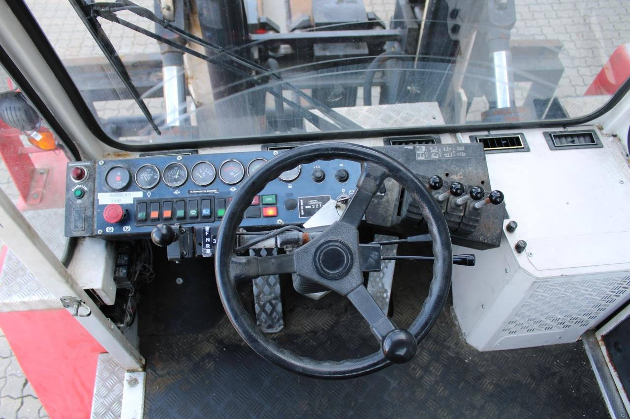SveTruck 15120-35 - Xe nâng diesel: hình 4 SveTruck 15120-35 - Xe nâng diesel: hình 4
