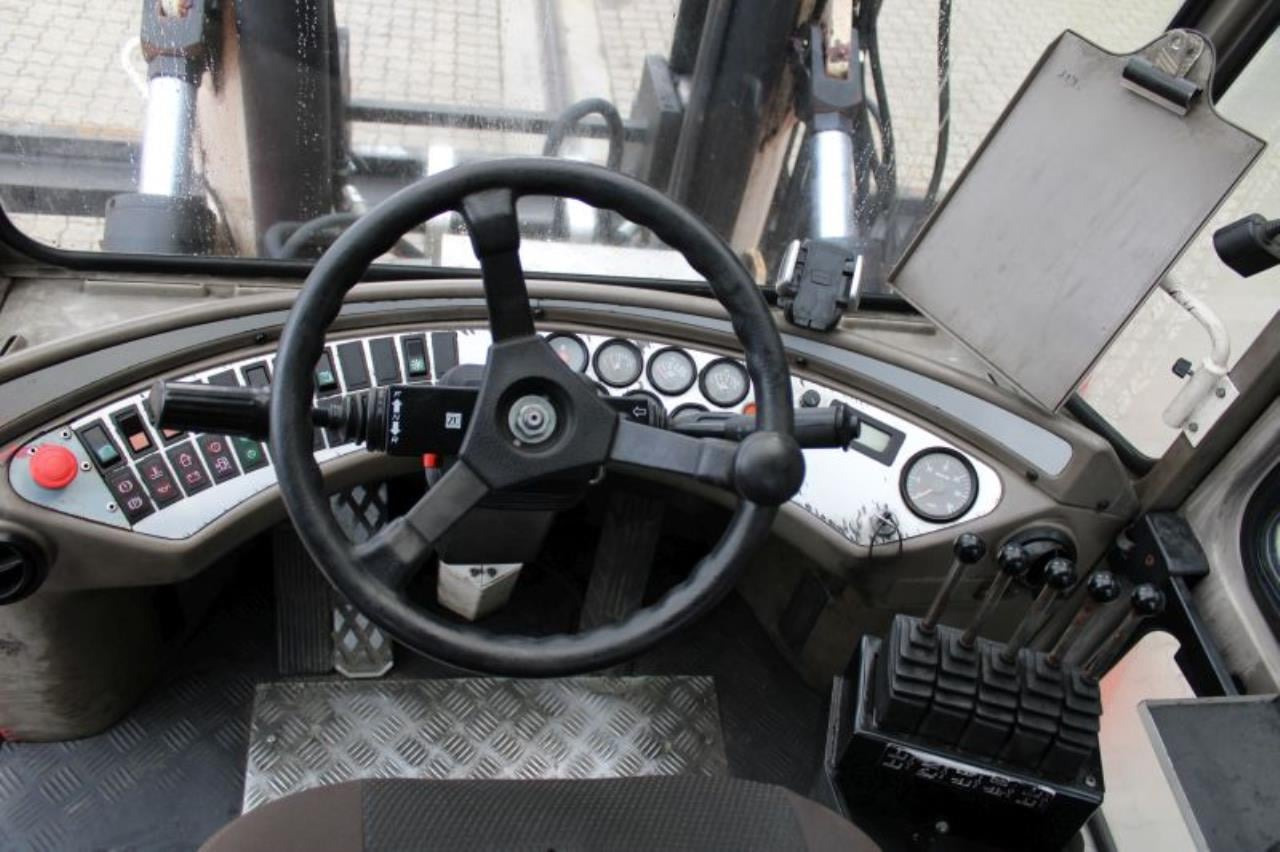 SveTruck 15120-35 - Xe nâng diesel: hình 4 SveTruck 15120-35 - Xe nâng diesel: hình 4