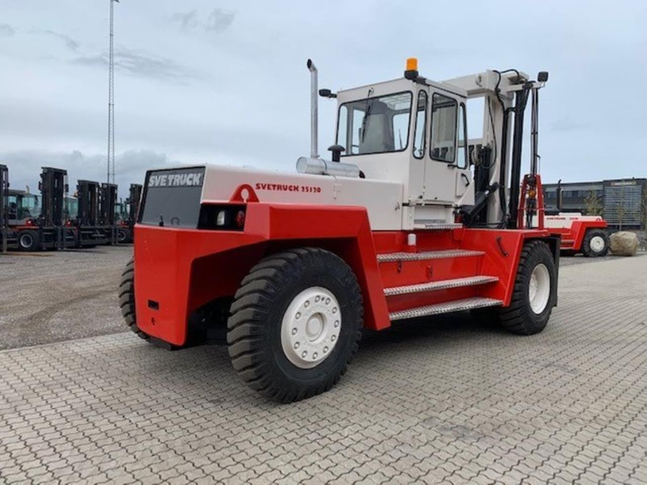 SveTruck 25120-42 - Xe nâng diesel: hình 3 SveTruck 25120-42 - Xe nâng diesel: hình 3